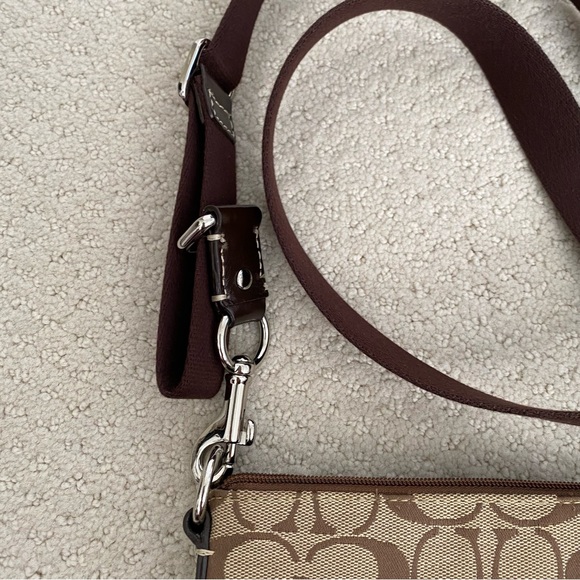 Coach Cross Body Bag - Picture 4 of 10